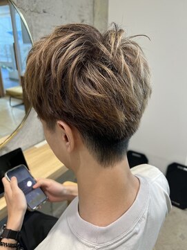 ガーデン オオタカノモリ(garden otakanomori) メンズブリーチカラー/ツーブロック/ハイトーン/u24