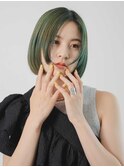 丸みボブ　オリーブカラー　顔周りレイヤー　10代20代　艶感