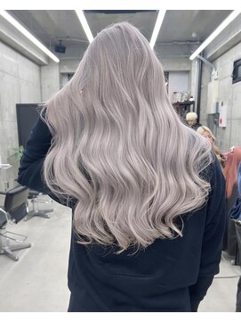 リノート バイ エゴル 名古屋(LINOET by ENGOL) 【LINOET 名古屋】佐藤まいら ホワイトカラー