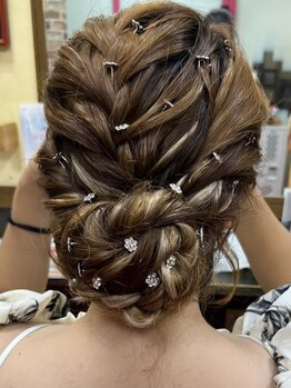 ガラ(GALA)の写真/元ヘアメイクの技術が冴える☆パーティー等イベント前のセットアップはプロにお任せを◎