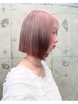 アルマフォー(Alma four) ボブのピンクグラデーション