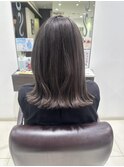 暗めベージュカラー