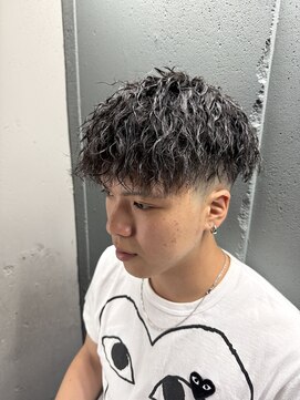 リベラル 天神(LIBERAL) 縦落ちツイスト