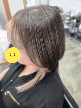 ミニィバイミラーズ(Miniy by Miroirs) 肌馴染みの良いハイトーンベージュカラーでインナーカラー♪