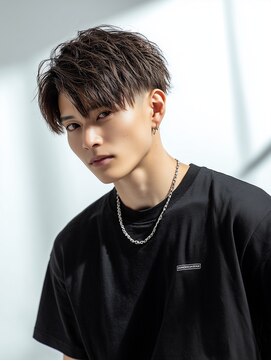 シェルター バイ トウキョウ(Shelter by TOKYO) ツーブロック/眉毛/センターパートマッシュ