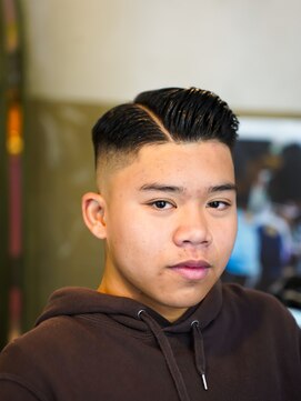 メンズカットハイフェードサイドパート