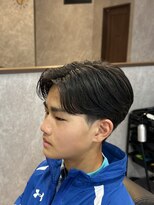ザ クラン バイ ヘッドライト 仙台長町店(THE CLAN by HEADLIGHT)&nbsp;【清潔感UP】センターパート×刈り上げ×メンズ