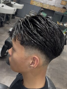 フランクスバーバーリベラルド 横浜(FRANK'S BARBER LIBERALD) メンズメンズカットブリーチパーマR