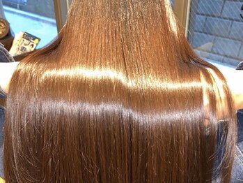 マハロヘアー(mAhalo hair)の写真/<24時間営業>高濃度水素水トリートメント[ULTOWA]使用！髪の芯から潤いが溢れ、思わず触れたくなる髪へ―