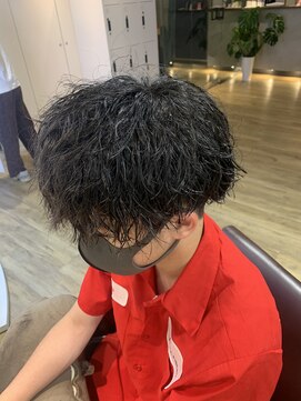 エヌプラス(N+) メンズヘアフェザーパーマサーフカール刈り上げセンターパート