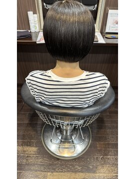 髪の美院 シャルマン ビューティー クリニック(Charmant Beauty Clinic) 切りっぱなしボブ