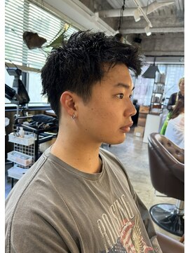 ビハインドザカーテン(BEHIND THE CURTAIN) 【セットが簡単】スパイキーショート