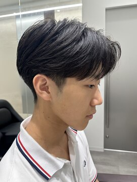 カルム(kalm) 毛流れセンターパートニュアンスパーマカルマヘアメンズパーマ