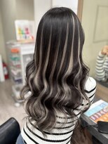 ラピス 横浜(Lapis)&nbsp;アッシュブラックハイライトブリーチカラーシールエクステ