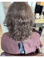 ビーズ ノイ(BEE´Z ＮＥＵ)&nbsp;ミディアムレイヤーカットくせ毛に合わせカット2.14