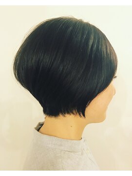 キミドリ(KIMIDORI) 大人可愛い×前下がり×ひし形30代40代50代恵比寿ショート