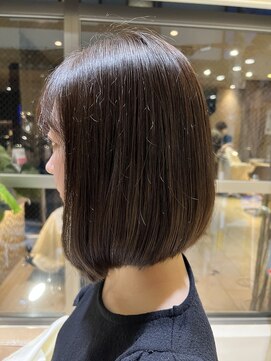 アンチェ(Anche) 前下がりボブ