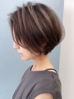 ビュー フクオカ(VIEW FUKUOKA)&nbsp;美髪にオトナかわいいホワイトグレージュネビージュショートボブ