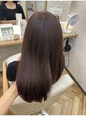 ピンクベージュ