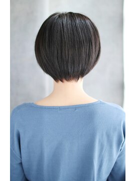 リーニアプラスエヌ(LINHA +n) 20代30代40代 冷静な大人ショート【長浜】