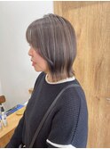 切りっぱなしボブ×ハイライトカラー
