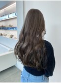 ベージュ