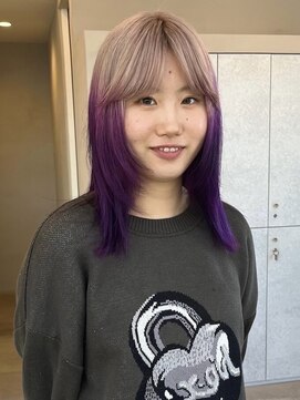 アム(am) 大人シアーベージュミニウルフボブミディアムレイヤー