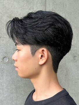 トゥイン 八王子(TWIN) メンズ刈り上げセンターパートニュアンスパーマフェザーパーマ