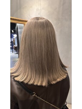 レヴィ 神楽坂(Levi) ハイトーンミルクティーベージュ