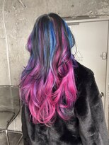 オーン 渋谷(OOn) ハイトーンピンク×ブルー×パープルのデザインカラー