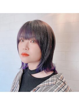 ラウレア(LauLe'a) ナチュラルストレートが今っぽい暗髪ウルフ