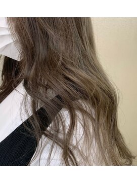 キーン 立川店(keen) 【keen×田中】赤み消し オリーブベージュ