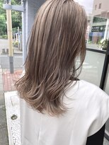 イルウィ(irwi)&nbsp;【ブリーチ】1ブリーチで作る　透明感シルキーベージュカラー