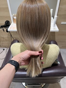 アヴァンス 江坂店(AVANCE.) ミルクティーベージュ