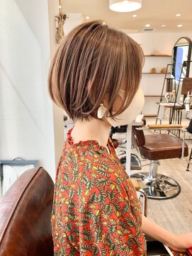 アルトル 池袋(altru) ◇大人可愛い30代40代50代白髪ぼかしショートボブくびれショート