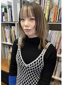 ウルフカットにハイコントラストデザイン