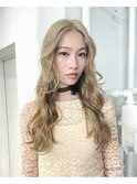 ブロンドベージュハイトーンロング