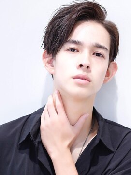 リップス 自由が丘(LIPPS) 色気溢れる前下がりミディ