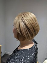 カミケンアジト(kamiken.ajito)&nbsp;美シルエット◎ショートボブ【カミケンアジト/福島】