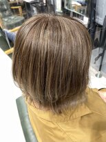 レナータ ヘア(Renata hair)&nbsp;白髪ぼかし/白髪ぼかしハイライト/くびれボブ/明るい白髪染め