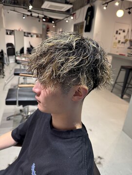 イズ(iss) パーマを活かしてカット