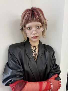 スニップス ダズ(SNIPS DOES) ベージュ×レッド×ローライト　レイヤーショート