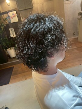 トニコ(toniko) シャドウパーマ×スパイラルパーマ×センターパート