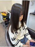小学生の縮毛矯正。憧れのうる艶ストレート。キッズカット