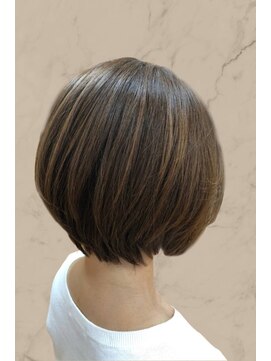グラマラスヘアー ショートボブ