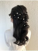 サイド ツイスト ゆるめ カール ハーフアップ ヘアスタイル