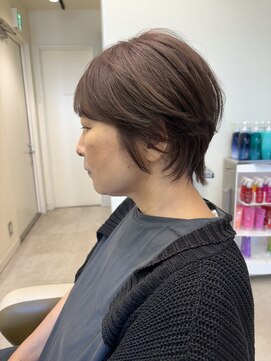 アローム(alom) ショートレイヤースタイル