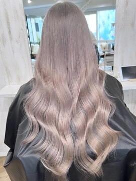 アンククロス 渋谷(ANKH CROSS) ホワイトカラー/ホワイトヘア/ヘアカラーシルバー/ハイトーン