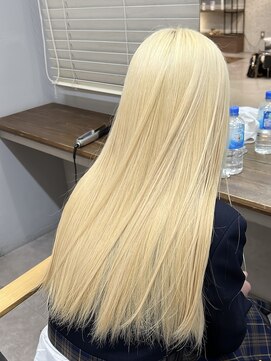 ローレン(Lolen.) 【ホワイトブロンド/イメチェン】しまゆー