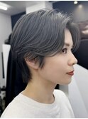 クール上品なダークグレージュ・小顔マッシュショート
